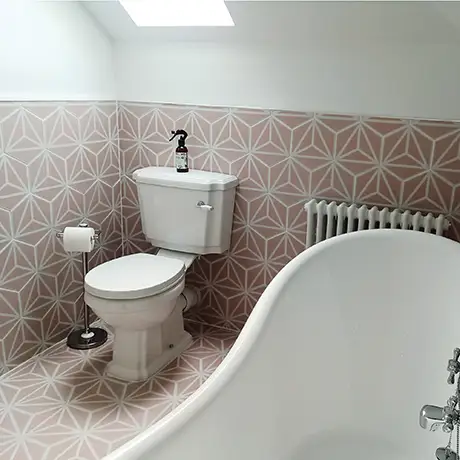 Small and stylish bathroom tiled in Varadero Rose