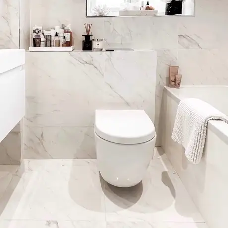Small Bathroom with White Marble Tiles