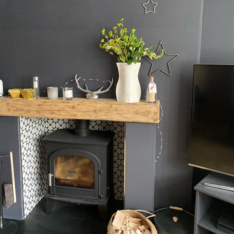 Black and White Patterned Tiles on Fire Surround