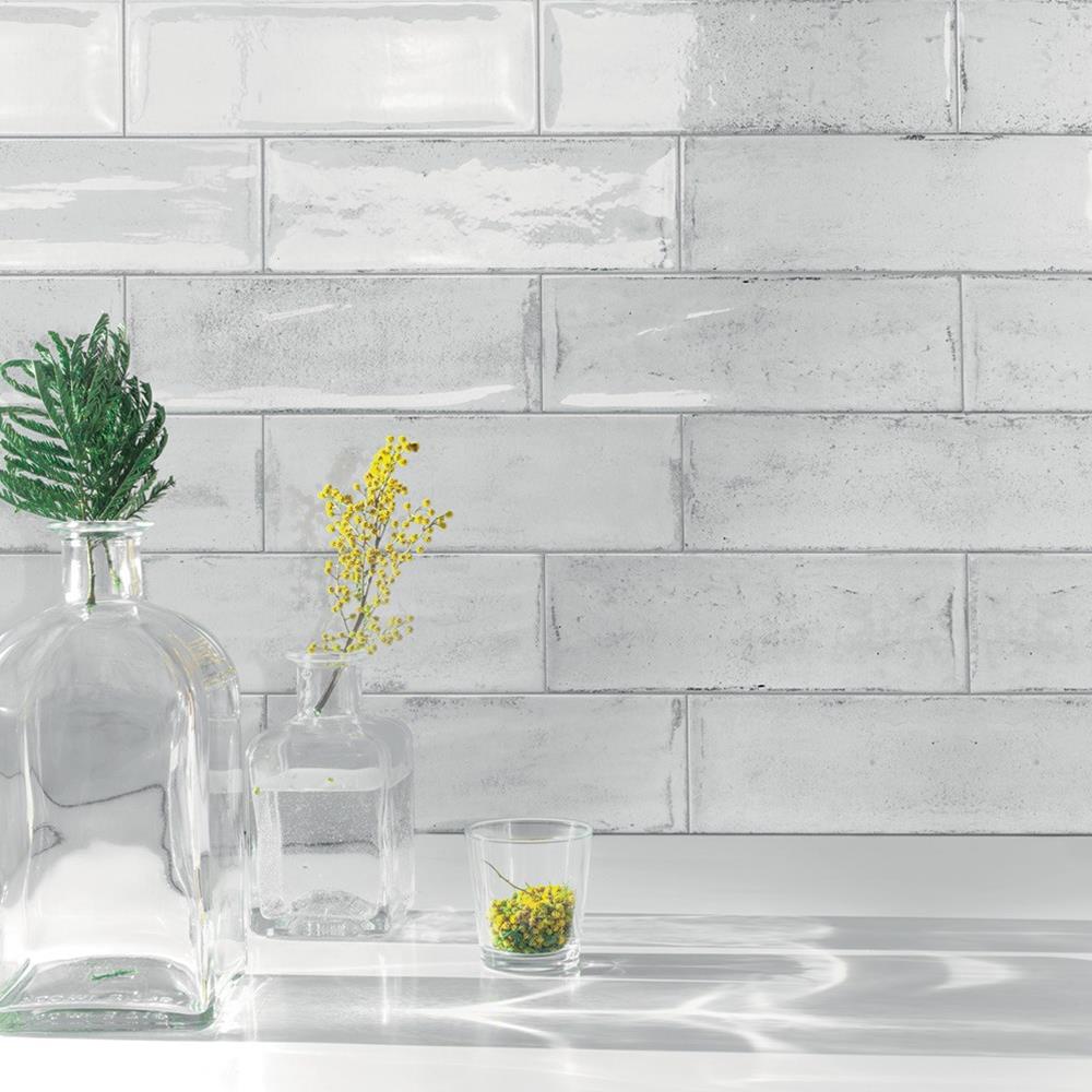 Arles Snow Gloss Metroy Style wall tile brick bonded onto kitchen wall