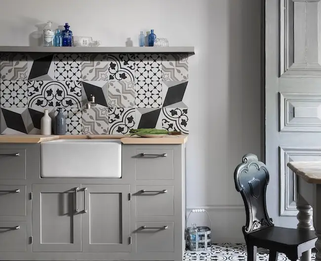 Mix and match patterned splashback