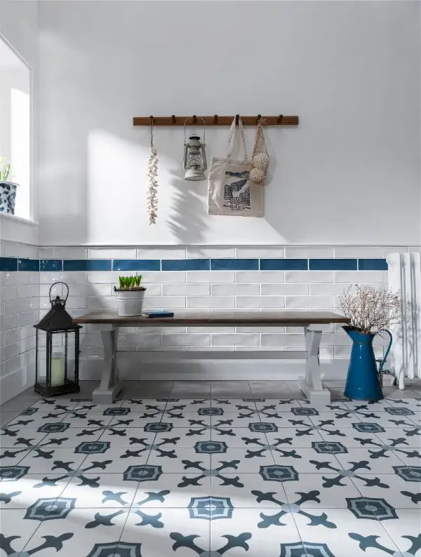 white patterned havana tiles