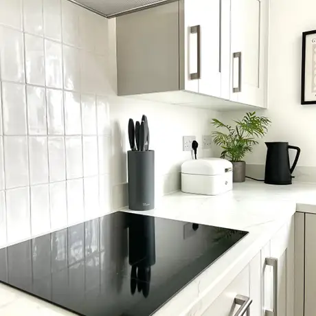 Crisp white Poitiers tiles in kitchen
