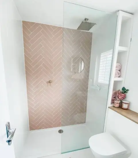 Feature shower wall