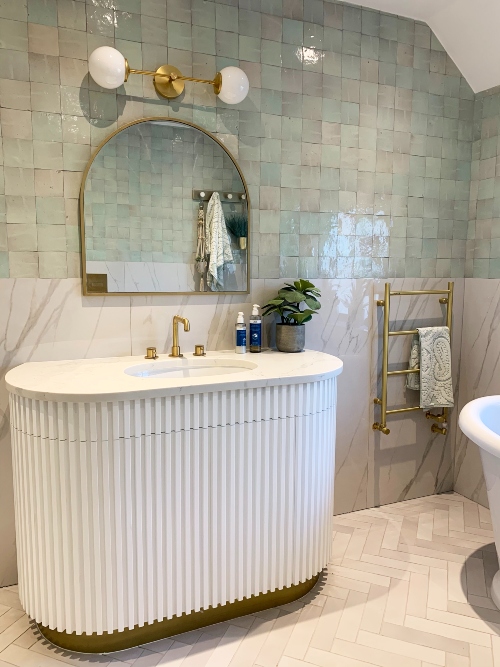 Marble effect porcelain tiles