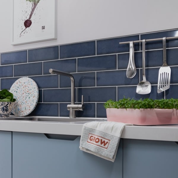 5 Ways to Decorate Your Walls with Blue