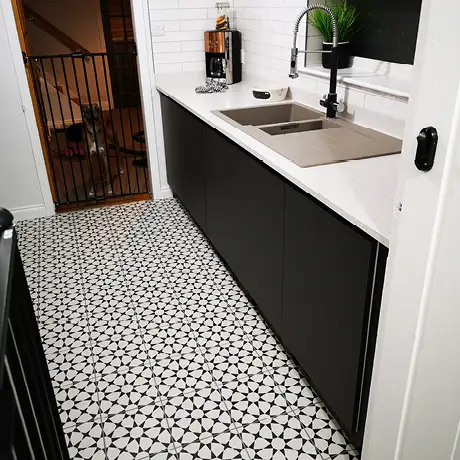 Black and white patterned kitchen floor