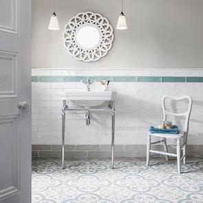 Havana layout in bathroom, blue tones