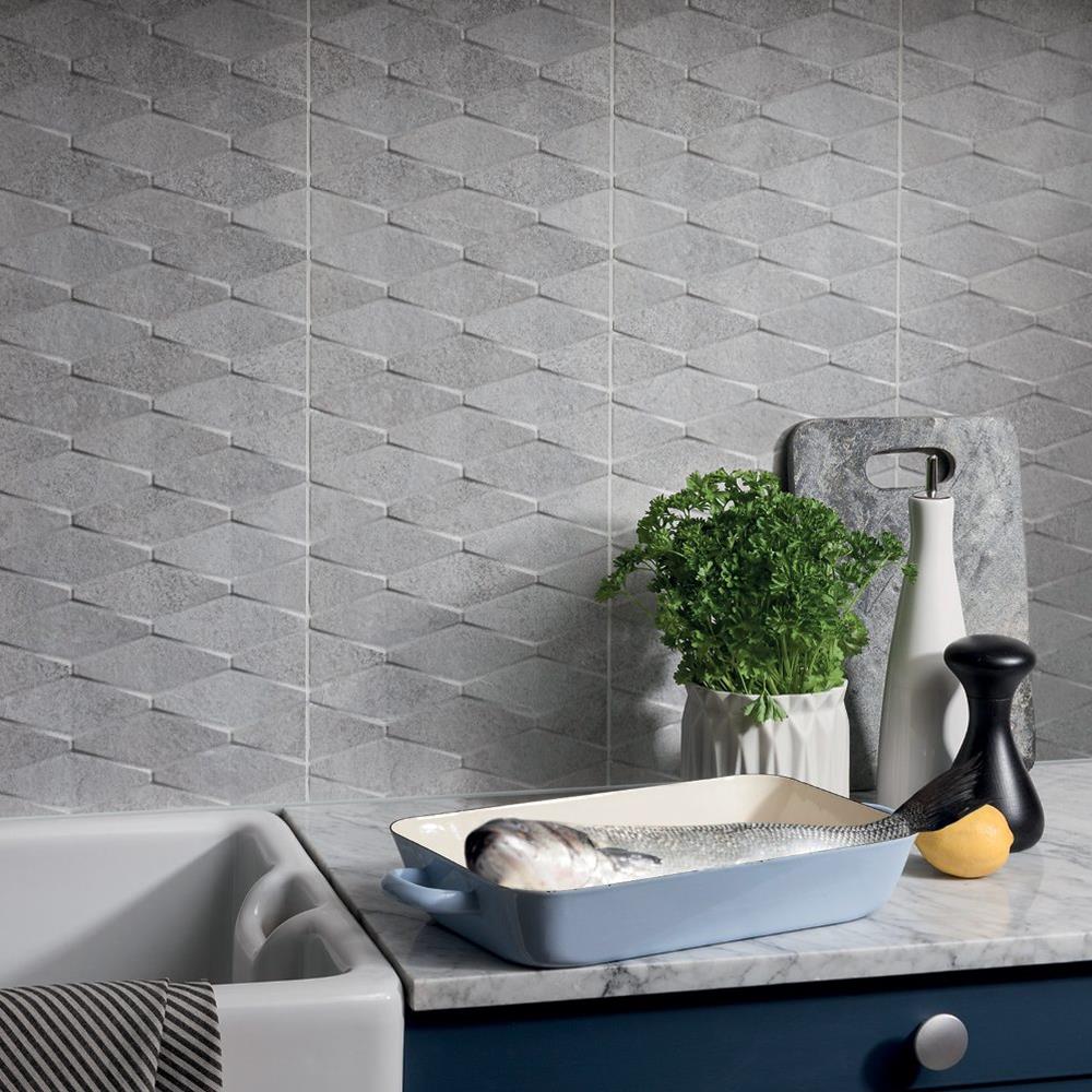Kitchen splashback using patterned grey Art décor tile from the Gemini Rock collection