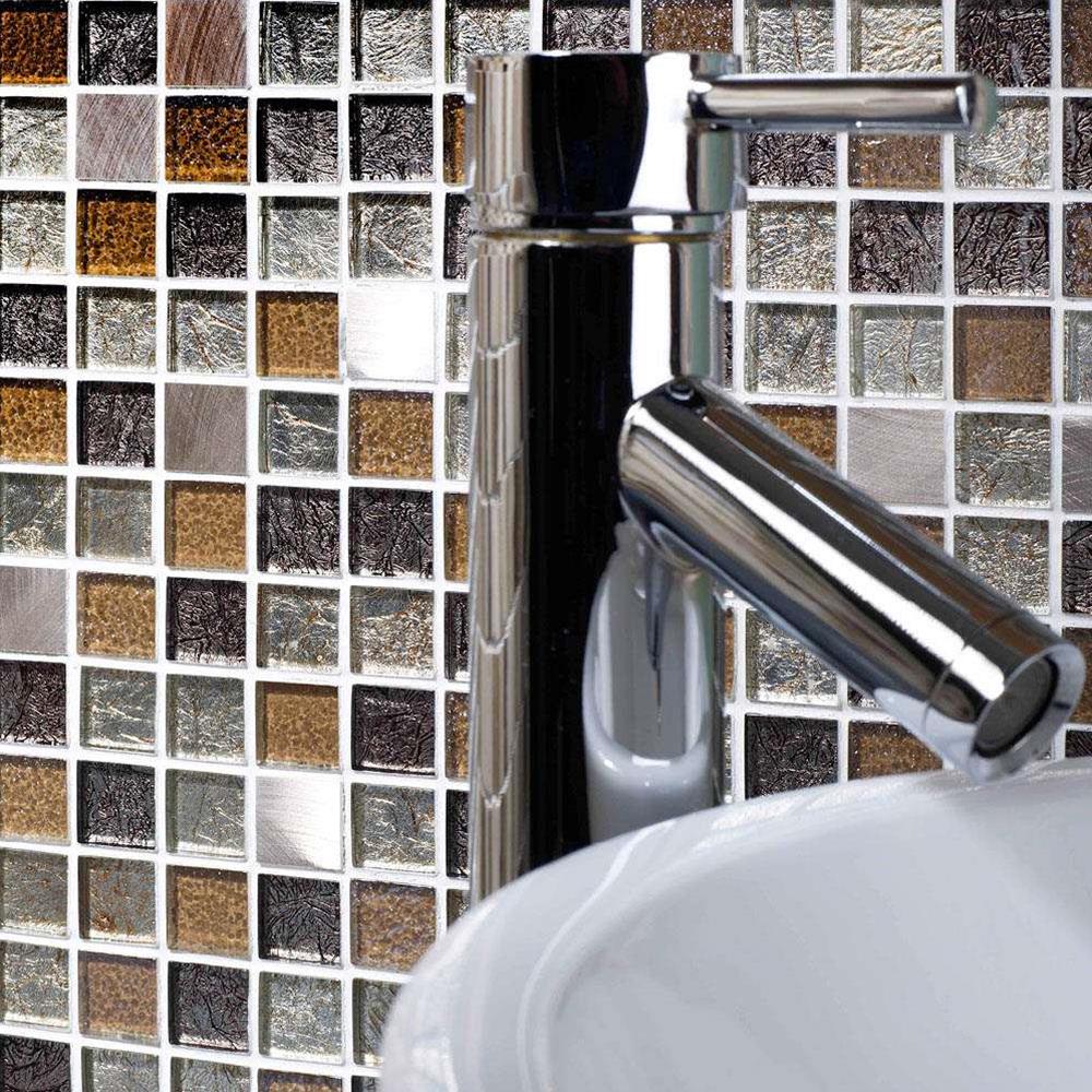 Close up of Atlas Gold Glass/Metal Mix Mosaic on bathroom ensuite wall